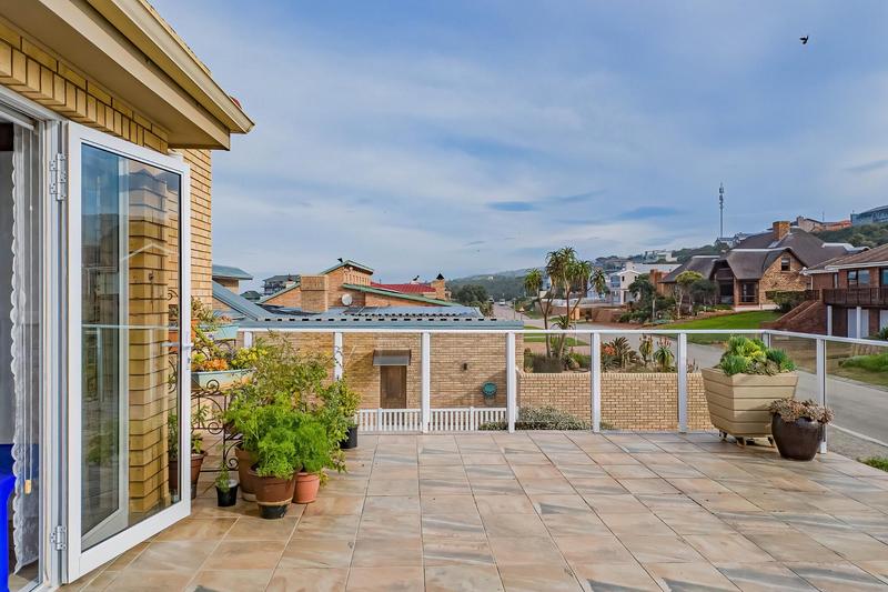 9 Bedroom Property for Sale in Outeniqua Strand Western Cape